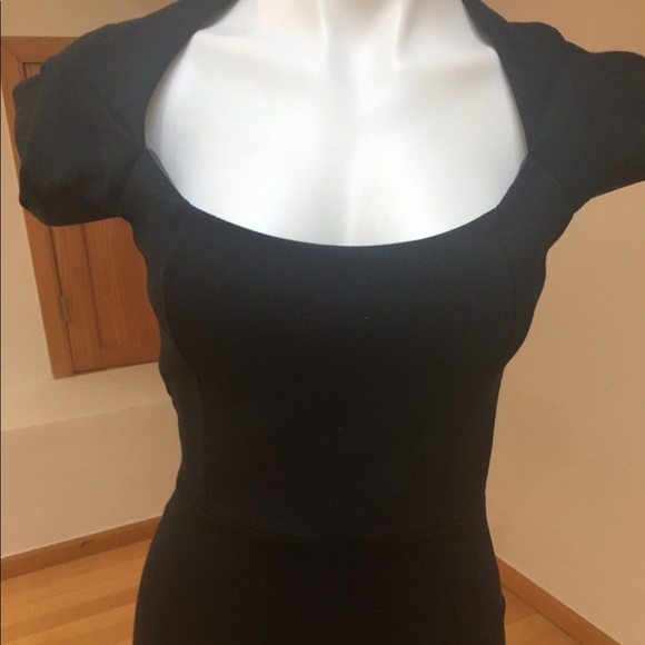 Little black dress in a European design. - Picture 5 of 13